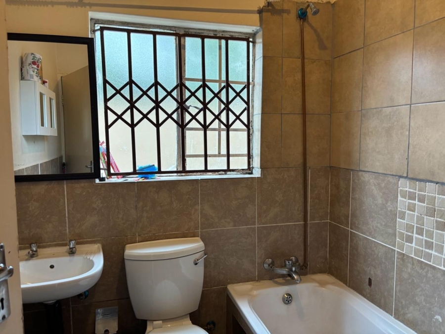 2 Bedroom Property for Sale in Rustenburg Central North West